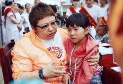 韩红娱乐圈爆料内幕,韩红曝惊人内幕，揭开明星背后的真相